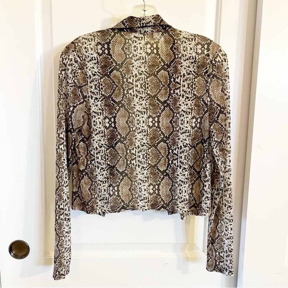 Popular 21 Button Up Blouse - Picture 2 of 6